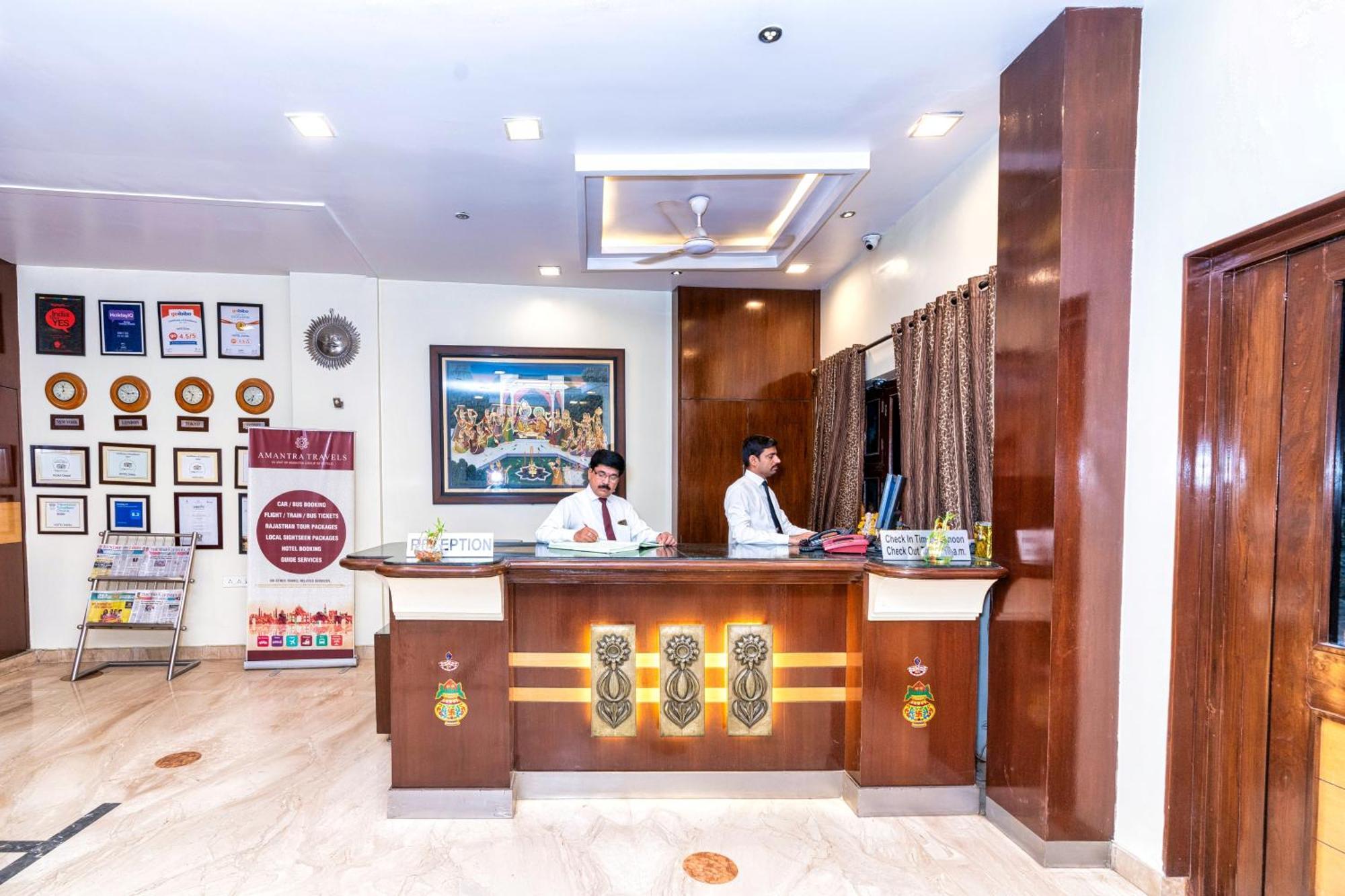 Hotel Dayal Удайпур Екстериор снимка