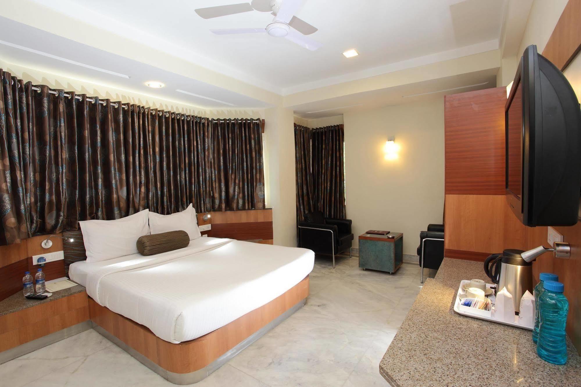 Hotel Dayal Удайпур Екстериор снимка